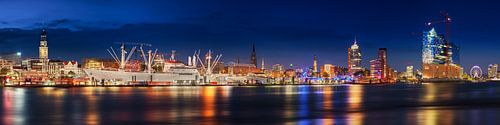L'horizon de Hambourg avec la Speicherstadt et l'Elbphilharmonie.