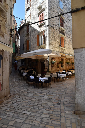 A little restaurant at the crossroads