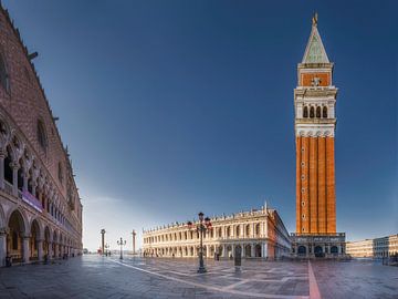 Venetië met de Campanile op het San Marcoplein van Voss Fine Art Fotografie