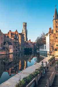 Blick auf den Belfried in Brügge mit Spiegelung in Dijver | Stadtfotografie