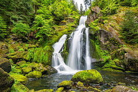 Een uitzicht op de prachtige Triberg-waterval in het Zwarte Woud van Andreas Völkel