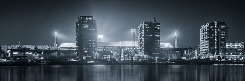 Feijenoord Stadion ‘de Kuip’ Zwartwit Reflected Panorama 3:1 van Niels Dam
