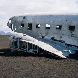 Flugzeugwrack in Island von Tim Vlielander