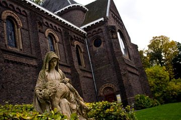 Maria in front of Church von Laurens Rijswijk