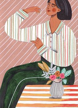 Femme en rayures, couleurs vives, écoute de la musique