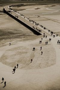Walking people