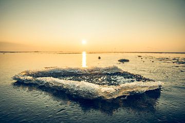 Ice and sea landscape on sand flats in the Waddensea by Sjoerd van der Wal Photography