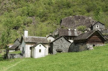 Sabbione in Val Bavona,Canton Ticino van Peter Eckert