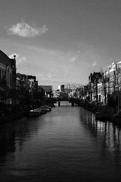 Blick auf die Stadt am Wasser | Leiden | Niederlande Reisefotografie von Dohi Media