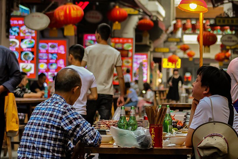 Uiteten in China by Cecile van Essen