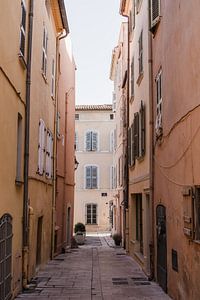 Narrow alley Saint-Tropez France