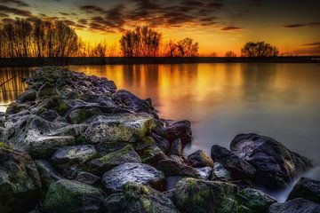 Sonnenuntergang auf den Felsen von Michiel Buijse