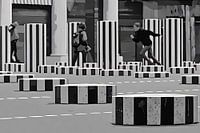 Speelse beweging bij Les Colonnes de Buren