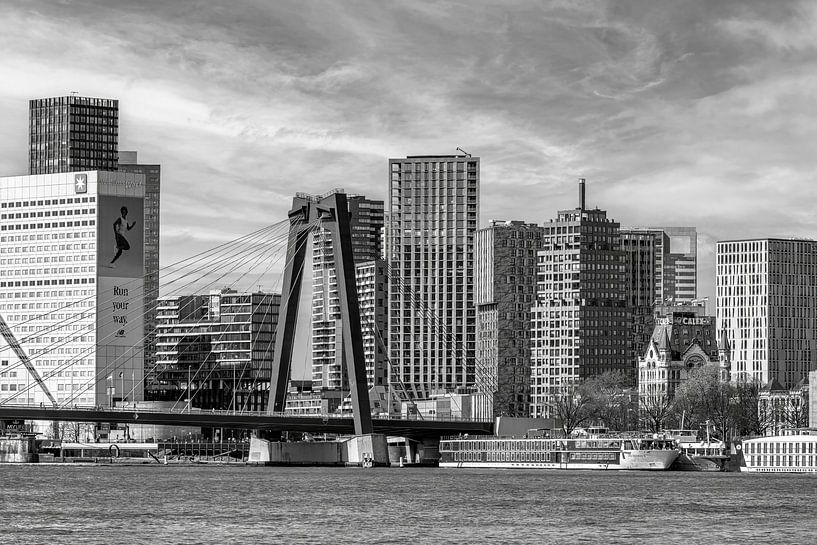 Willemsbrug und Rotterdams Stadtzentrum von Stadtlandschaften – Rick Van der Poorten Fotografie