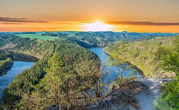 Zonsondergang over de Saale Loop in Thüringen van Animaflora PicsStock