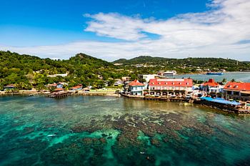 De kust van Roatan in Honduras