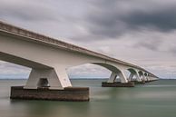 De brug over de Oosterschelde van Gerry van Roosmalen thumbnail