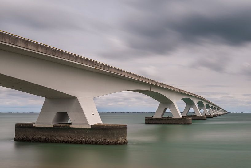 Die Brücke über die Oosterschelde von Gerry van Roosmalen