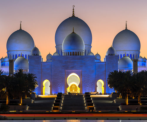 Sheikh Zayed Grand Mosque at blue hour