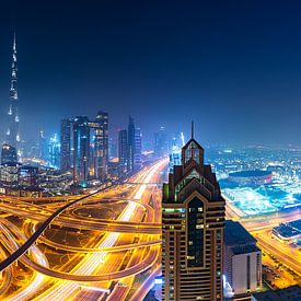 Dubai skyline bij nacht van Remco Piet