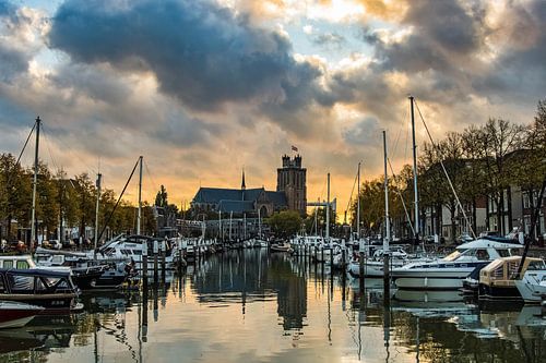Grote Kerk in Dordrecht bei Sonnenuntergang