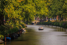 Des barques naviguent sur le canal de Breda sur I Love Breda