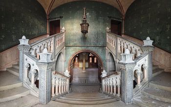 Treppenhaus in verlassenem Chateau