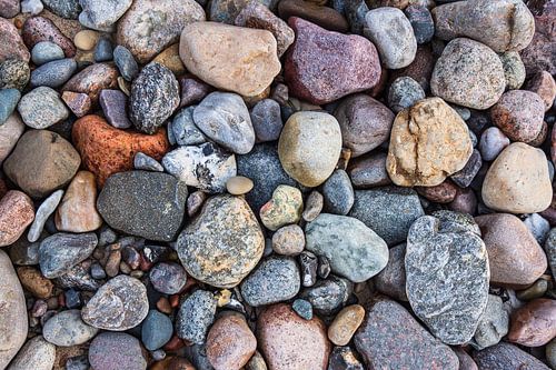 Stenen aan de Oostzeekust bij Meschendorf