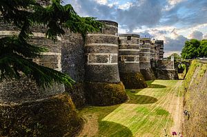 Festung Schloss Angers mit Burggraben in Angers an der Loire Frankreich