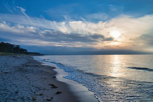 Zonsondergang op het strand van Zingst, romantisch