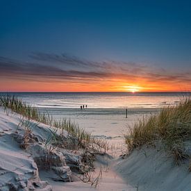 Paal 15 Texel strand doorkijkje duinen prachtige zonsondergang van Texel360Fotografie Richard Heerschap