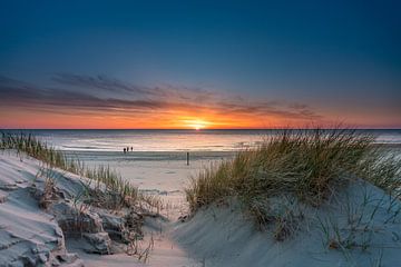 Paal 15 Texel strand doorkijkje duinen prachtige zonsondergang