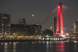 Willemsbrug in de avond sur Daniël van Deelen