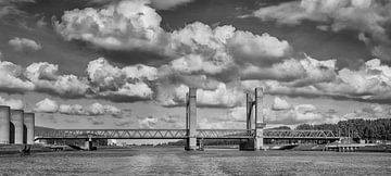 Rotterdam, Hartelkanaal en Hartelbrug von Rob Jansen
