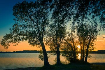 Evening at the lake Simssee (Bavaria) van Ursula Di Chito
