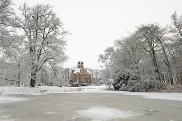 Oldenaller castle in the snow by Felix Sedney