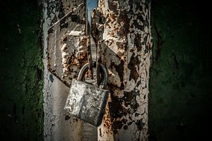 The Pixel Corner - Behind closed doors