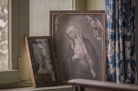 Lookin out of the window.. van Pearls from the past