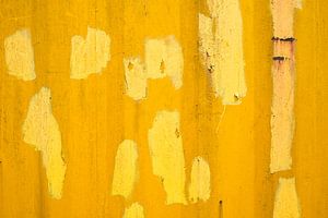 Abstact beeld van gele container van Jack Tummers