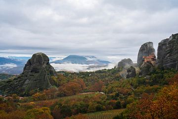 Meteora kloosters in herfstlandschap