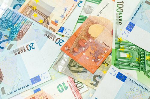 Verschillende euro's biljetten en munten