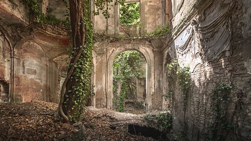 La ruine avec la romance