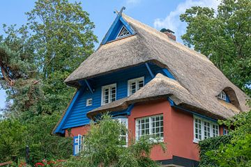 Thatched house on the Baltic Sea by t.ART