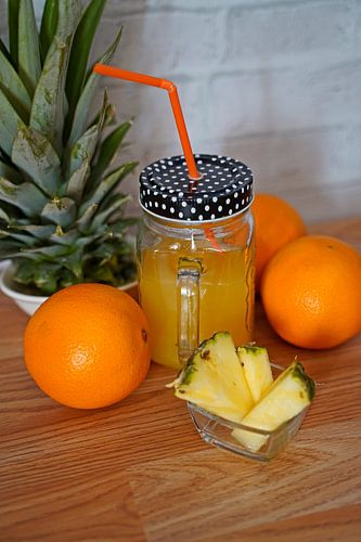 Vitamine limonade met een tropisch tintje
