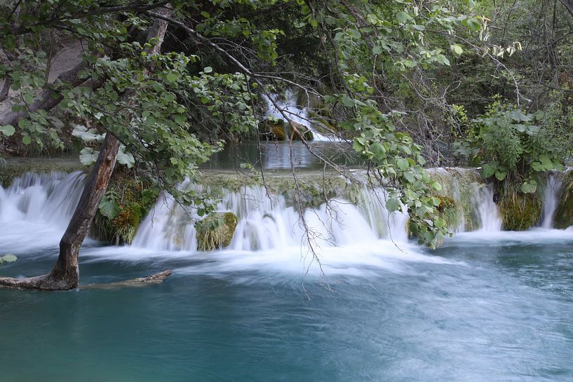 Wasserfall im Nationalpark Plitvicer Seen in Kroatien von Antwan Janssen