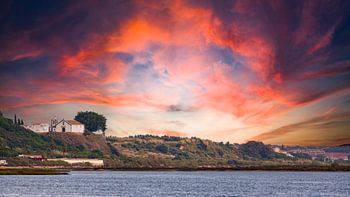Vue de Cacela Velha depuis Cabanas de Tavira (Algarve, Portugal)