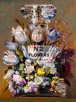 Bloemen in een parfumfles
