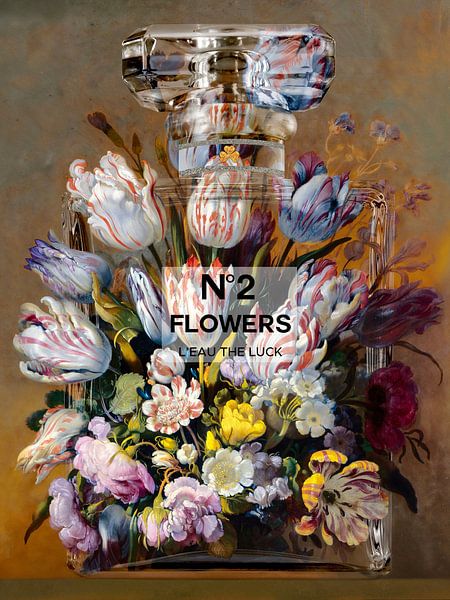 Flowers in a perfume bottle by Dennisart Fotografie