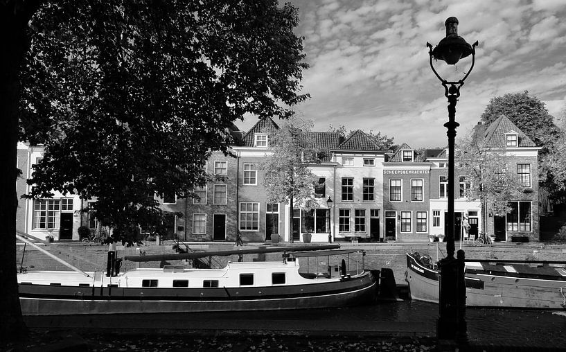 The Wide Harbour of Den Bosch in black and white. by Jasper van de Gein Photography