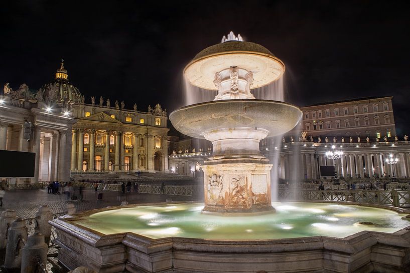 Fontana del Bernini in St Peter's Square (Vatican) by t.ART